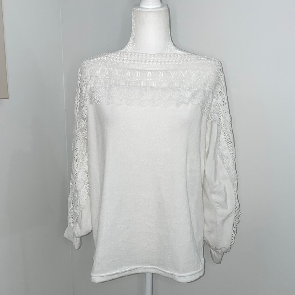 Elegant White Lace Women's Sweater
